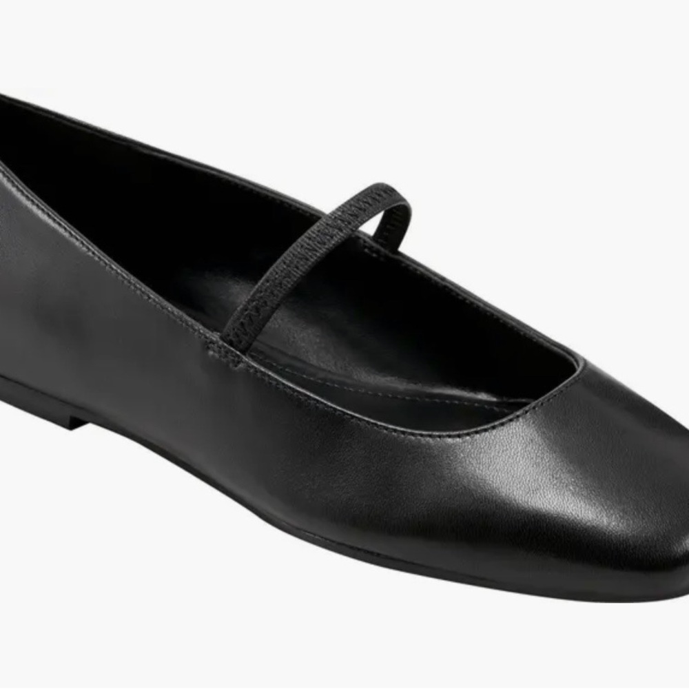 Marc Fisher Black Women's Flats
NWOB